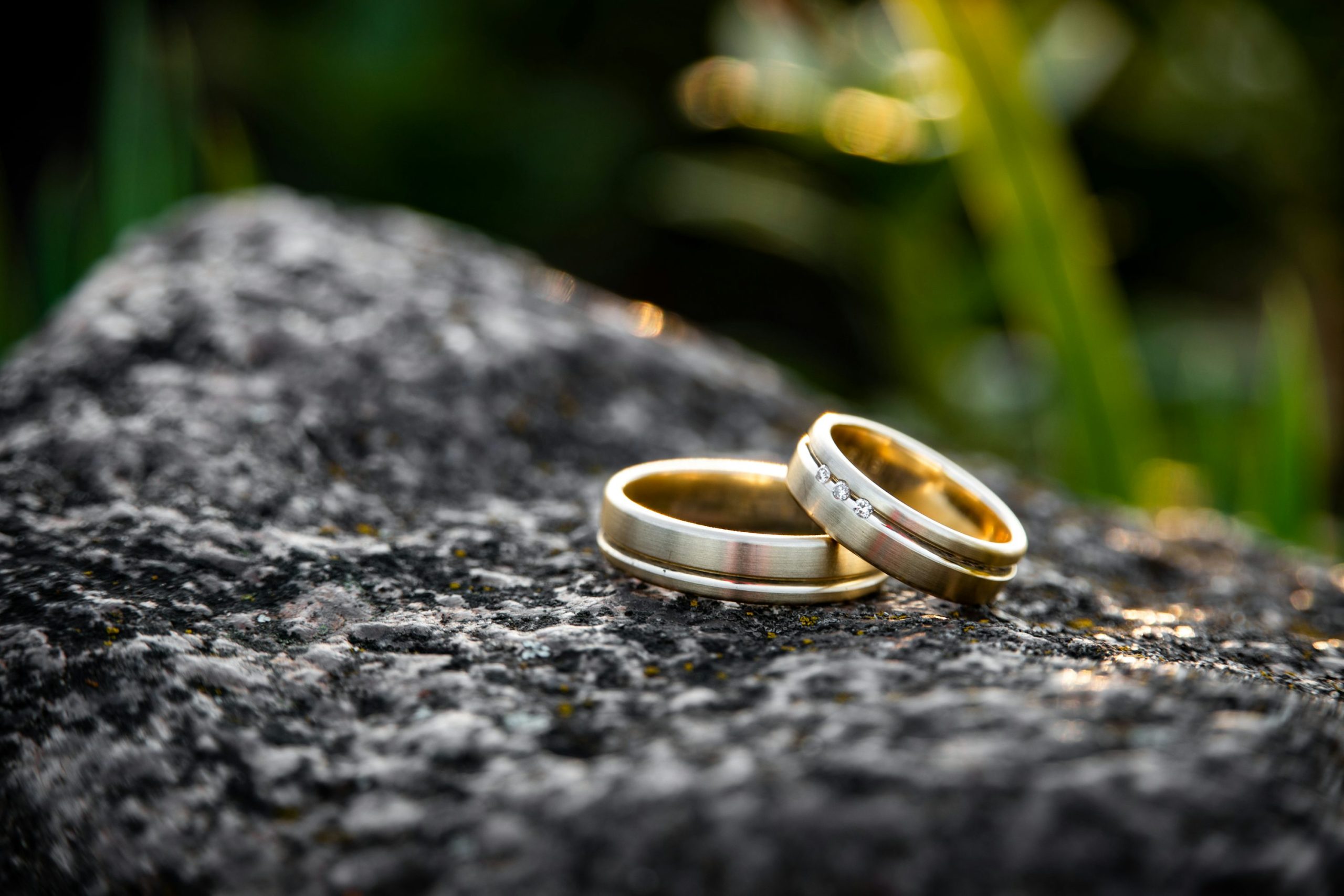 How to Write the Perfect Destination Wedding Announcement: Tips for Wording & Etiquette
